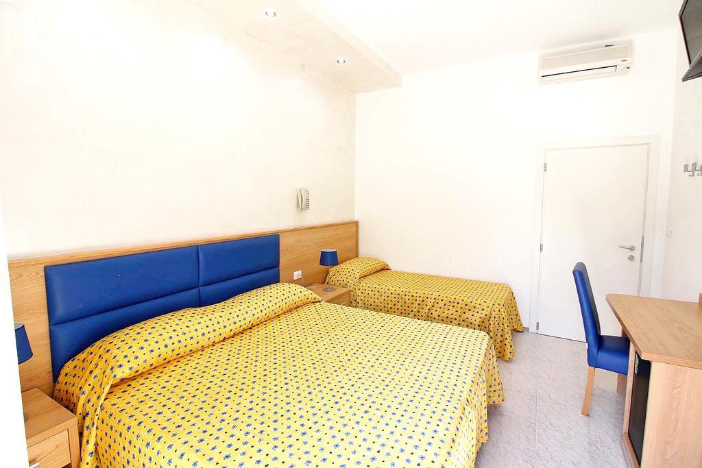 לידו די ג'סולו Hotel Eraclea מראה חיצוני תמונה